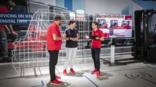 Mathias Ehlert about the digital twin health app. Mathias Ehlert speaking to the WoMH scouts.