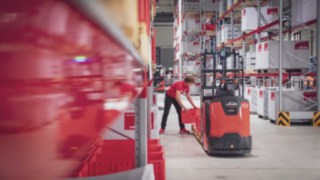 Der Kommissionierer N25 von Linde Material Handling auf der WoMH 2022.