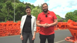 Ein Reporter-Duo berichtet von der World of Material Handling. Die WoMH Scouts Luis Lüder und Kimsy von Reischach.